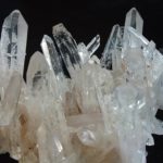 水晶クラスターの飾り方!置き場所次第で120%の力が出るって本当?