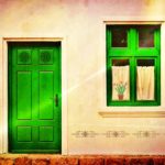 玄関の掃除は風水の基本！運気UPのポイントは？