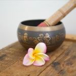 シンギングボウルの効果|音がセラピーや浄化に使われる理由は?