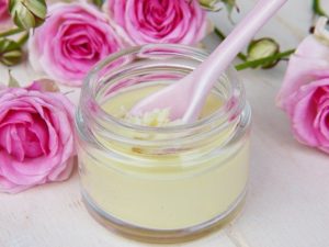 ココナッツオイルの使い方と効果|実は脳にもいいらしい