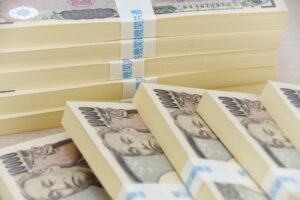 【財布を寝かせる】115円の裏技：簡単に金運を引き寄せる方法と注意点